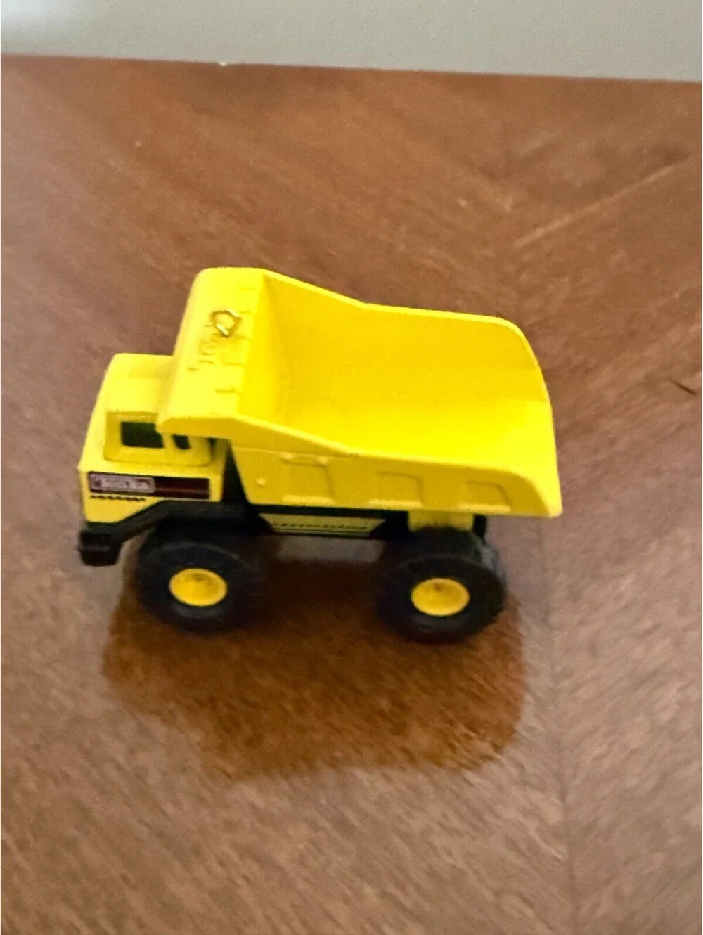 Tonka Keepsake Ornament Mighty Dump Truck Yellow Metal QX5362 Christmas